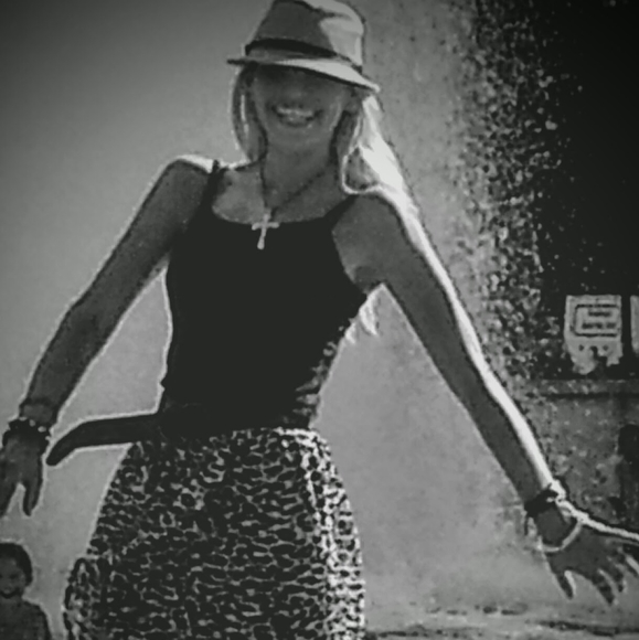 Meet your Posher, Ana - Picture 4 of 4